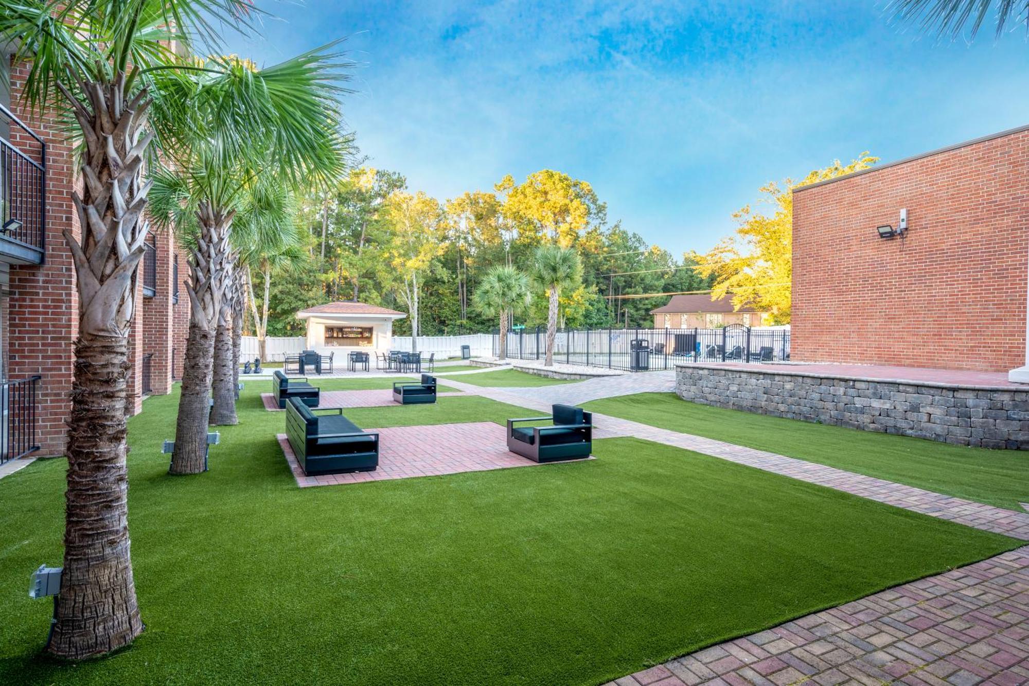Wyndham Garden Columbia-Ft Jackson Hotel Bagian luar foto