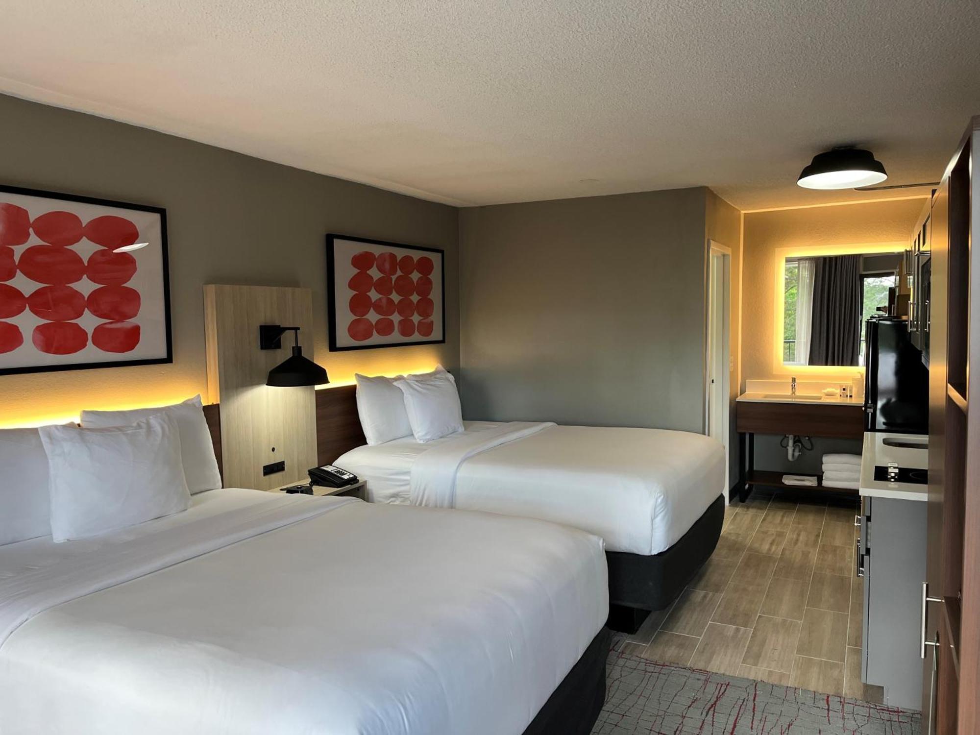 Wyndham Garden Columbia-Ft Jackson Hotel Bagian luar foto