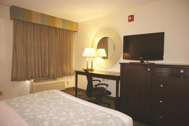 Wyndham Garden Columbia-Ft Jackson Hotel Bagian luar foto